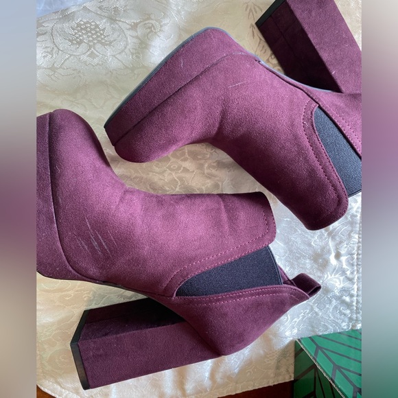 Worthington Nessa Plum Platform Booties! Size 6. Excellent condition! - Picture 11 of 11